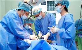 Phẫu thuật tái tạo xương hàm thành công cho bệnh nhân 14 tuổi bị u ác tính