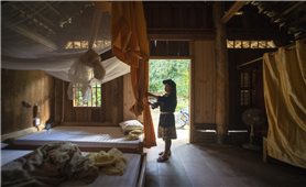 Người Dao Tiền bản Sưng làm du lịch từ bản sắc