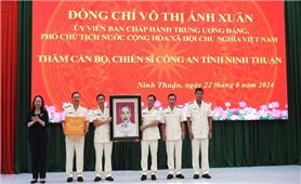 Phó Chủ tịch nước Võ Thị Ánh Xuân thăm, động viên cán bộ, chiến sĩ Công an tỉnh Ninh Thuận