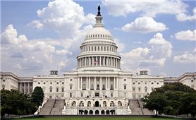 Thượng viện Mỹ họp vào 1h sáng nhằm cứu vãn chính phủ bị đóng cửa