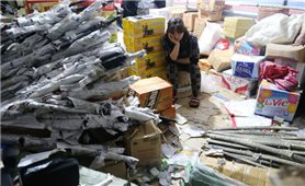 Lạng Sơn: Phát hiện kho hàng cất giấu hơn 500 khẩu súng, kiếm và bình xịt hơi cay