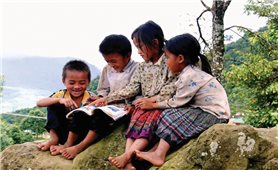 Hơn bốn nghìn trẻ em dân tộc thiểu số được làm quen với đọc viết và toán