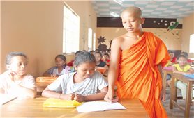 Trà Vinh hỗ trợ dạy và học chữ Khmer trong nhà chùa