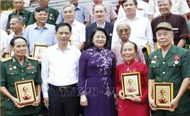 Phó Chủ tịch nước Đặng Thị Ngọc Thịnh tiếp Đoàn đại biểu người có công tỉnh Nam Định