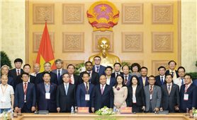 Thủ tướng Nguyễn Xuân Phúc gặp mặt các diễn giả, doanh nghiệp tham dự Diễn đàn cấp cao Công nghiệp 4.0