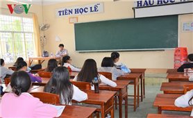 Cà Mau: Hơn 1400 giáo viên sẽ bị cắt hợp đồng trước năm học mới