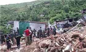 Mưa lũ tàn phá tỉnh Khánh Hòa