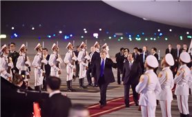 Tổng thống Donald Trump tới Hà Nội