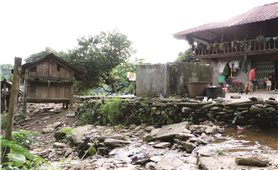 Hàng trăm hộ dân sống trong vùng nguy hiểm ở Phong Thổ (Lai Châu): Chậm di dời vì thiếu kinh phí