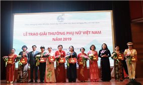 16 tập thể và cá nhân được trao giải thưởng Phụ nữ Việt Nam 2019