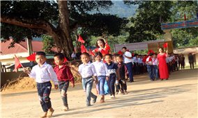 Học sinh miền núi Nghệ An: Náo nức ngày khai giảng