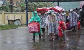 Dạy bù cho học sinh ảnh hưởng bão lũ: Không để học sinh và giáo viên quá tải