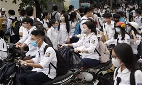Học sinh Hà Nội phải đeo khẩu trang từ nhà đến trường và từ trường về nhà
