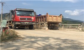 Bình Định: Xe quá tải tung hoành trên tỉnh lộ 639, coi thường sự an toàn của người dân