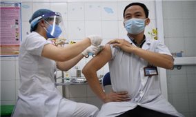 955 người Việt Nam đã được tiêm vắc xin COVID-19