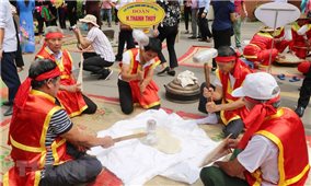Hội thi bánh chưng, bánh giầy tại Khu di tích lịch sử Ðền Hùng