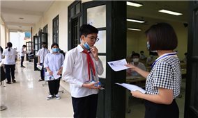 Sáng nay, hơn 93.000 thí sinh Hà Nội dự thi vào lớp 10