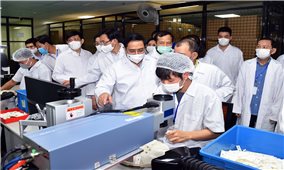 Thủ tướng Phạm Minh Chính: Chậm nhất tháng 6/2022, phải có vaccine COVID-19 sản xuất trong nước