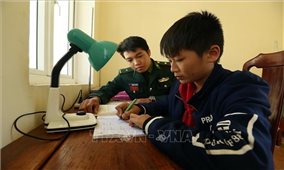 Chắp cánh ước mơ cho học sinh nghèo dân tộc thiểu số vùng biên
