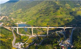 Lào Cai: Hợp long cầu cạn có trụ cầu cao nhất Việt Nam