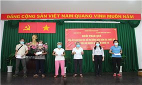 Ban Dân tộc TP. Hồ Chí Minh: Trao quà hỗ trợ đồng bào DTTS thuộc diện hộ nghèo bị nhiễm Covid-19