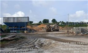 Bình Thuận: Trạm trộn bê tông xây dựng trái phép trên đất rừng vẫn ngang nhiên tồn tại - Trách nhiệm thuộc về ai?