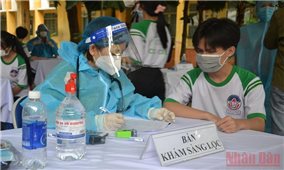 TP. Hồ Chí Minh chuẩn bị tiêm mũi thứ 3 cho một số trường hợp có nguy cơ cao