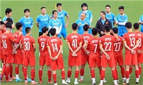Đội tuyển Việt Nam tìm điểm số trong tháng 10