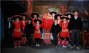 Cao Bằng: Khảo sát, nghiên cứu di sản trang phục truyền thống của người Dao Đỏ