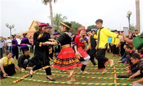 Phát huy bản sắc văn hóa cộng đồng 54 dân tộc trong Tuần 