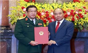 Chủ tịch nước trao Quyết định thăng quân hàm Thượng tướng cho Thứ trưởng Phạm Hoài Nam