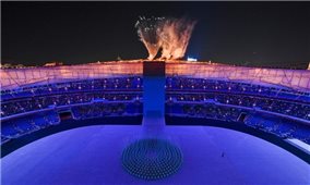 Lễ khai mạc Olympic Bắc Kinh 2022 thắp sáng rực rỡ Sân vận động Tổ chim