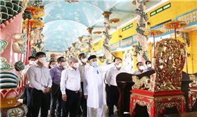 Chủ tịch Ủy ban Trung ương MTTQ Việt Nam thăm chức sắc tôn giáo tại Hội thánh Cao Đài Tòa thánh Tây Ninh