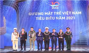Chủ tịch nước dự Lễ trao giải “Gương mặt trẻ Việt Nam tiêu biểu năm 2021”