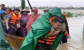 Phó Thủ tướng Lê Văn Thành chỉ đạo khẩn khắc phục hậu quả mưa lớn bất thường tại miền Trung