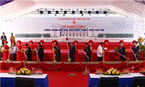 Chủ tịch nước Nguyễn Xuân Phúc dự Lễ khởi công xây dựng Nhà văn hóa nghệ thuật tỉnh Phú Thọ