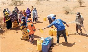 Người dân ở vùng Sừng châu Phi khát khô do hạn hán