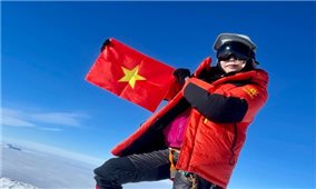 Nữ vận động viên Việt Nam đầu tiên 
