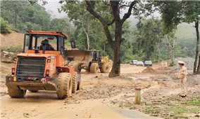 Điện Biên: Liên tiếp xảy ra sạt lở đất, đá gây tắc đường trên Quốc lộ 279