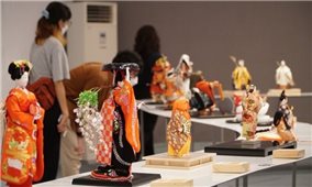 Triển lãm lưu động về nghệ thuật và vẻ đẹp của búp bê Nhật Bản