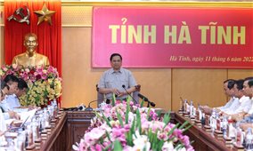 Thủ tướng: Hà Tĩnh phát huy tối đa yếu tố con người, tự lực, tự cường vươn lên