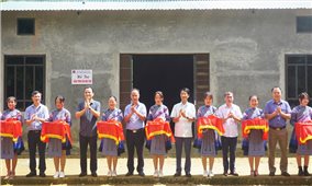 Bàn giao 50 ngôi nhà cho hộ nghèo ở huyện Mường Khương