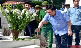 Chủ tịch Quốc hội dâng hương tại Khu di tích Kim Liên, Ngã ba Đồng Lộc, Truông Bồn