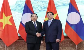 Thủ tướng: Đưa hợp tác kinh tế Việt Nam - Lào phát triển xứng tầm với quan hệ chính trị đặc biệt