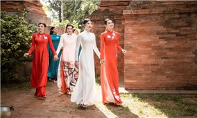 Thí sinh Miss World Vietnam 2022 quảng bá du lịch tại Bình Định
