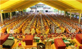 Hàng nghìn tăng ni, phật tử tham dự Đại lễ Vu Lan tại Tổ đình Từ Đàm
