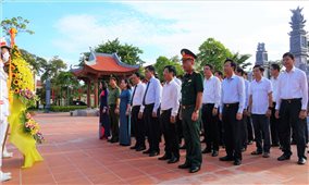 Lãnh đạo tỉnh Quảng Bình tổ chức Lễ dâng hương tại Đền thờ Bác Hồ và các Anh hùng, liệt sĩ