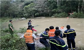 Lâm Đồng: Giải cứu nhóm thiếu niên bị kẹt trong rừng do mưa lũ lớn