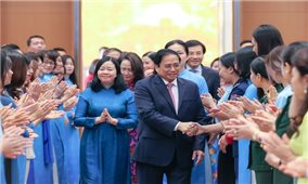 Thủ tướng Phạm Minh Chính đối thoại với phụ nữ Việt Nam