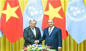 Chủ tịch nước Nguyễn Xuân Phúc chủ trì lễ đón chính thức và hội đàm với Tổng Thư ký Liên Hợp Quốc António Guterres